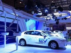 新能源+汽车双轮驱动！四大高端涂料材料崛起，赋能产业绿色升级